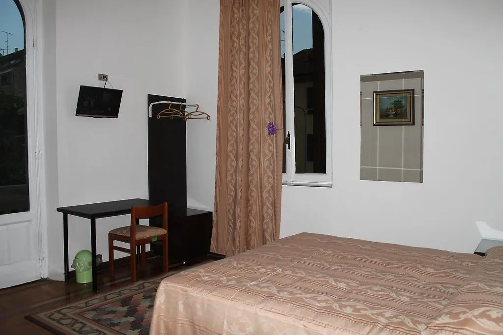 Hotel Luisa 2*, Milan Italy
