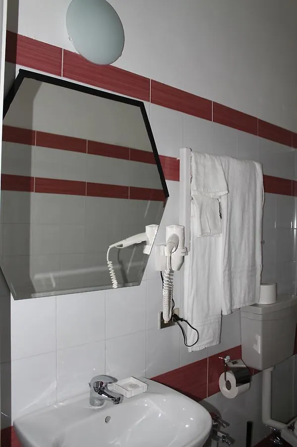 Hotel Luisa 2*, Milan Italy